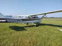 Cessna 172P N96628 Loop 'D LuLu seen from the back